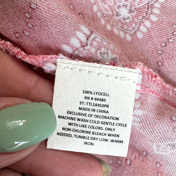 NWT  KIM ROGERS  PRETTY PRINT TOP PERFECT for SPRING  SMALL #2 - Picture 7 of 8